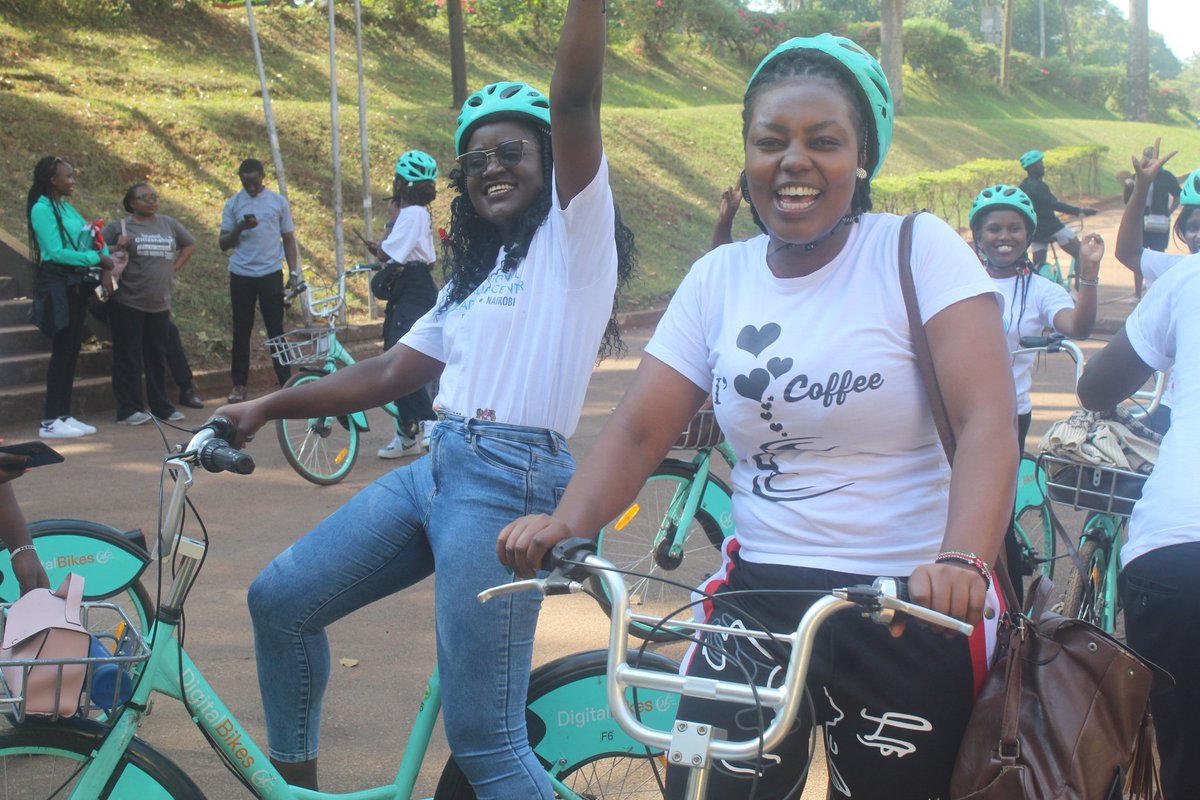 BwanikaCharles's tweet photo. The International Youth Day a joint celebration that was colorful started with Bike Cycling at Makerere University with an agenda of cycling for climate with  @YALIRLCAlumniUg  @YALIAlumniKe Chapters https://t.co/IlH4W6oaX5