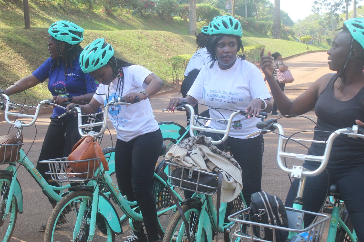 BwanikaCharles's tweet photo. The International Youth Day a joint celebration that was colorful started with Bike Cycling at Makerere University with an agenda of cycling for climate with  @YALIRLCAlumniUg  @YALIAlumniKe Chapters https://t.co/IlH4W6oaX5