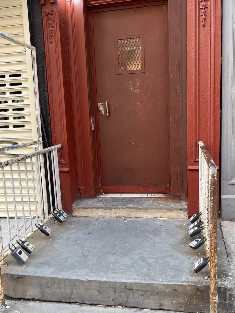 And they wonder why there is a lack of affordable housing?  178 Lafayette St, NYC: the 10 lockboxes outside likely mean short term stays are available. 15  rent stabilized apartments (20 total) per  last report (in 2020). Asleep on the job? <a href="/NYCHousing/">NYC Housing</a> @nycbuildings