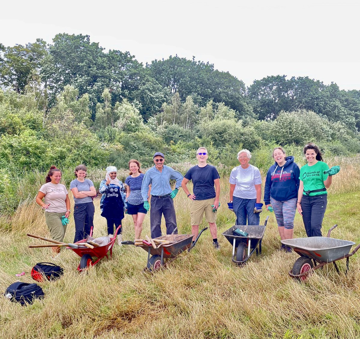 FoEMerton's tweet image. Before &amp;amp; After photos of our incredible day at Morden Park! Our volunteers rolled up their sleeves to care for 850+ tree saplings, weeding and mulching the ground to ensure these little ones thrive. Thank you for making a difference! 🌳🌿💚
 #TreeCare  #FriendsoftheEarth