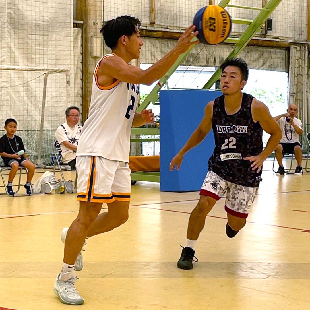Trians_Official's tweet photo. 3x3UNITED Central Area KOBE DPRO Round🏀
本戦　結果報告！

＜GAME#1＞
TRIANS　VS　KOBE DPRO
　【14】-【21】

次は、第3試合
16：40～　
VS　KYOTO BB

引き続き、応援よろしくお願い致します！

#TRIANS #トライアンズ #3x3UNITED #Kkobe_dpro_exe #3x3 #basketball https://t.co/tkJeTwaXsF