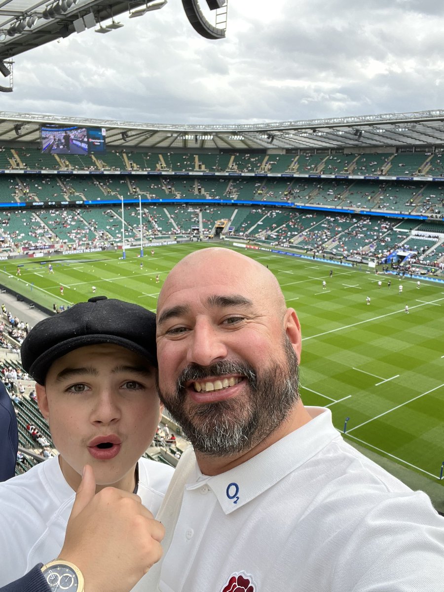 KevNess6's tweet photo. First Twickenham Game 

#matchdayguinness #memories #UTB https://t.co/BfPZFznTnX