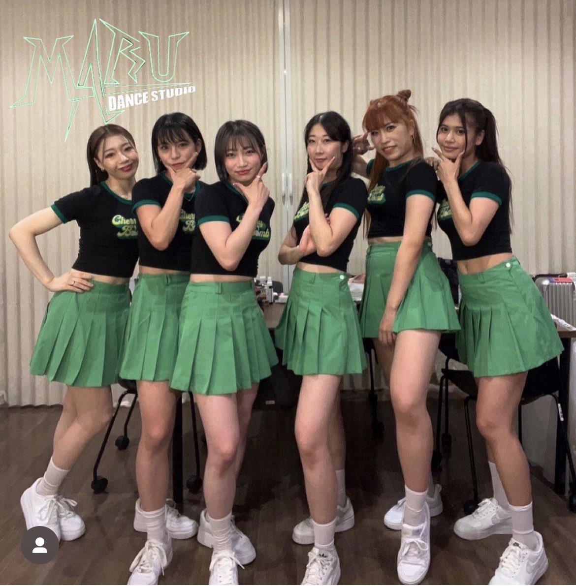 DanceStudioMARU's tweet photo. 8/7(火) Zepp Hanadaで行われた
「YENA JAPAN DEBUT SHOWCASE "SMILEY"」
⁡Team MARUがダンサーを務めました😊
⁡
日本デビューシングル
#SMILEY -Japanese Ver.- (feat.#ちゃんみな)
⁡
Dancer
KaSuMi
Rina
Kyo-ka
ayame
REMI
yuko
⁡#イェナ  #YENA  #SMILEY #최예나 https://t.co/xYpQEJjDqH