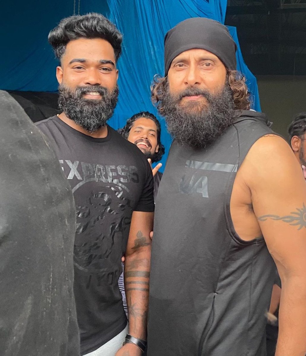 #ChiyaanVikram @Chiyaan 🖤😍