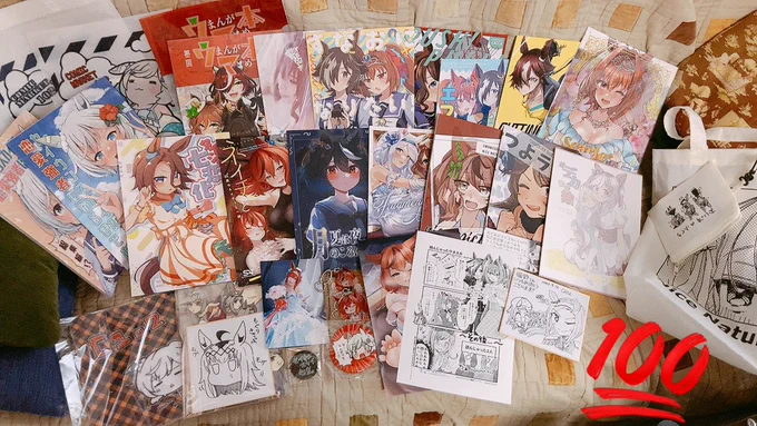 夏コミ戦利品と頂いた物たち!!!!!!!! 全部今から読ませていただきます!!! (写真の都合で重なってるのすみません)