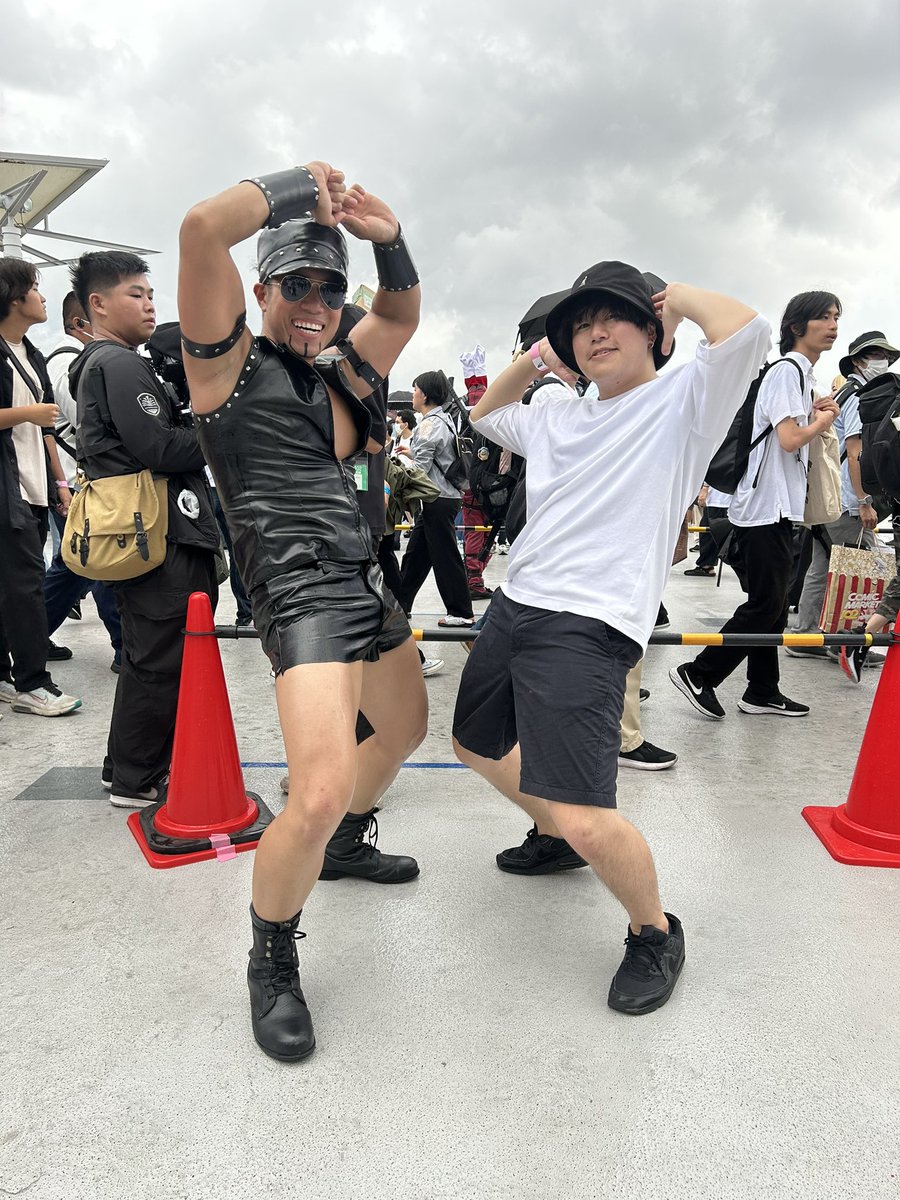 potex2beat's tweet photo. 人生初のコミケに行ってきました。
美女コスプレイヤーさん達がたくさん居たのですが、作品がわからなかったため、写真を撮れませんでした。
しかしコスプレイヤーさんの中で唯一僕でもわかるコスプレをしている方がおり、
ようやく撮れた写真が以下の通りです。
#コミケ102 #C102 #HG https://t.co/cUoMDvMqIs