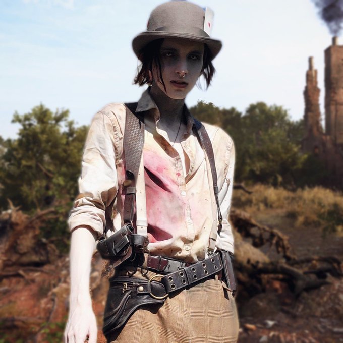 tonight's 3 am activity was editing a background onto my hunt showdown cosplay from 2021 https://t.c