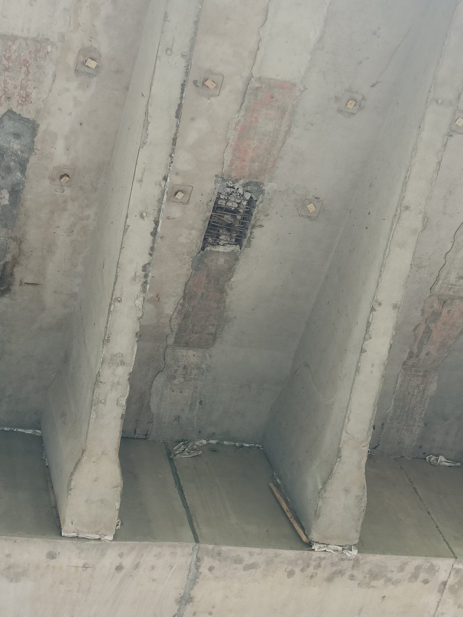 anujmalhotra23's tweet photo. @NHAI_Official @OfficeOfNG @cmohry @DEEPAKKAHUJA @TOIGurgaon @HTGurgaon Had a near fatal accident under Sohna Mumbai expressway on 5th August 2023. I was driving from Vatika Business Park towards Vatika lights and suddenly near pillar no. 46 there was a loud noise and part of my https://t.co/MmXvAqMLIP