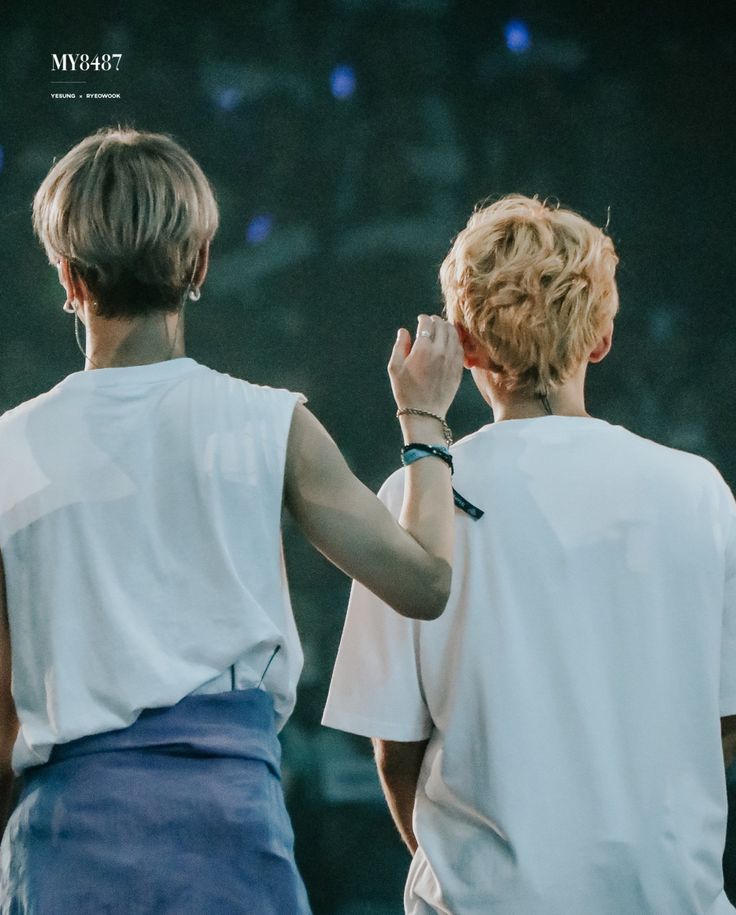 sapphirecloud1's tweet photo. Yesung hyung and tiny Ryeonggu baby 🥺 https://t.co/aOvPj9OhHW