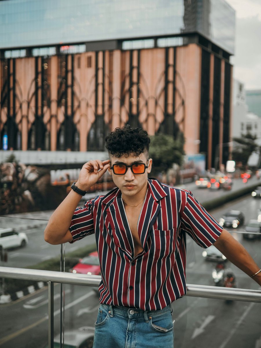 nikitabkk's tweet photo. No more metropolitan boy
ππ€π€―
#sundayvibes
#longweekendfeels
#curlyhairmen
#adayinbangkok https://t.co/CWzrFTEiZD