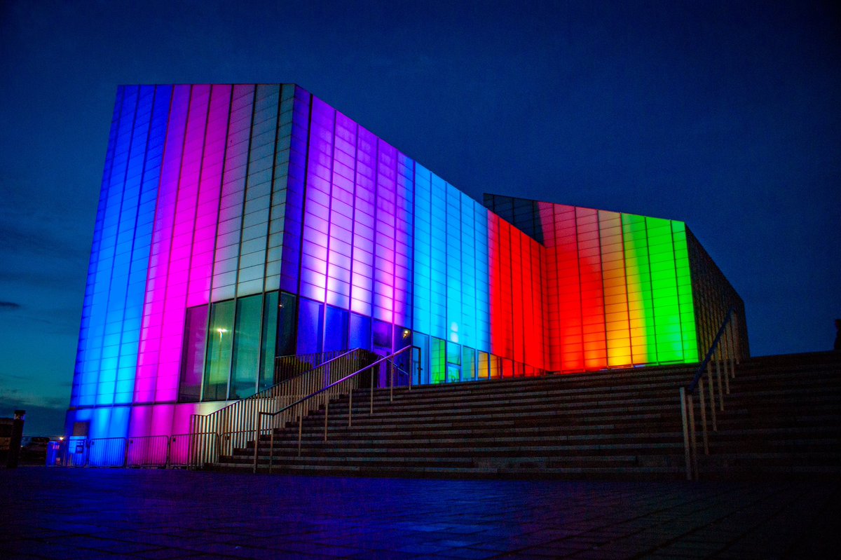 Louismcl01's tweet photo. Turner Contemporary lit up in the pride flag colours for Margate Pride 📸🌅
.
#margate #thanet #margatepride #photography #pride #ThePhotoHour #turner #kent https://t.co/Rwk2oWc3Ep