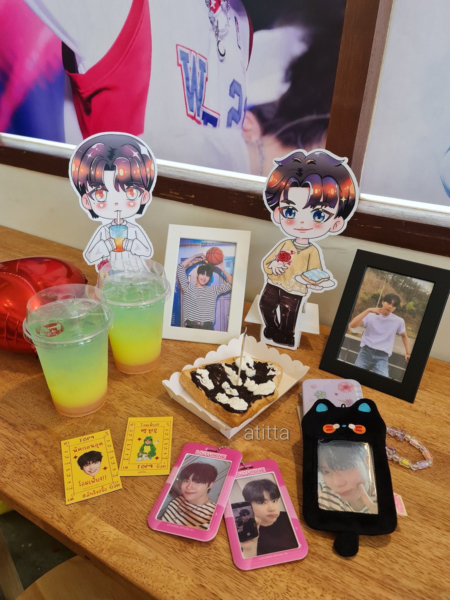 atitta's tweet photo. DAY2 เราก็ไปค้าบ วันนี้ได้รับ giveaway จากผู้จัดและอีกหลายๆคนเลย ขอบคุณนะคะ ขอบคุณที่ซัพพอร์ตน้องกอนอุค ผู้จัดน่ารักมาก งานน่ารักมากเลยค่ะ 🩵   

#OurSonshineGunwook
#ZEROBASEONE #ZB1
#박건욱 #PARKGUNWOOK https://t.co/oi1uVODnRE