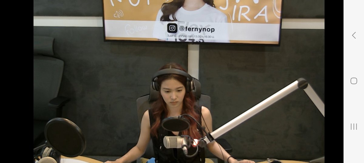 suwanna01123401's tweet photo. เย้เปิดกล้องแล้วได้เห็นหน้านิดนึงก็ยังดีอิอิ #FJFernFlex1045 #fernynop https://t.co/qPqH5EJjM3