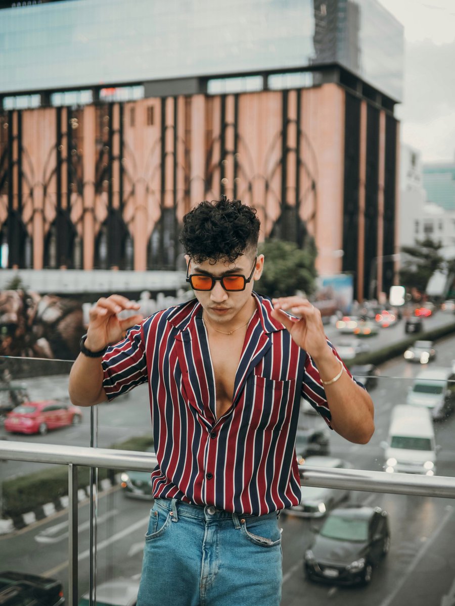 nikitabkk's tweet photo. No more metropolitan boy
ππ€π€―
#sundayvibes
#longweekendfeels
#curlyhairmen
#adayinbangkok https://t.co/CWzrFTEiZD
