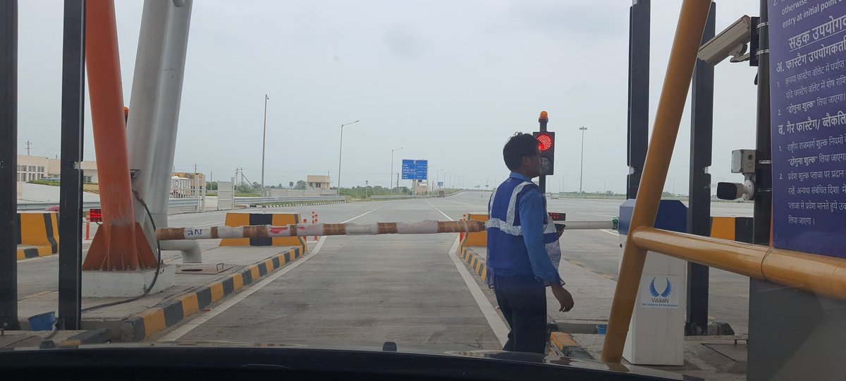 AshishDuaINC's tweet image. Is @NHAI_Official @OfficeOfNG aware that #FastTag reading system at #NE4 is defective, their machines are inadequate as well as faulty which is delaying  commuters as well as harassing them by fleecing double the charge despite valid tag?