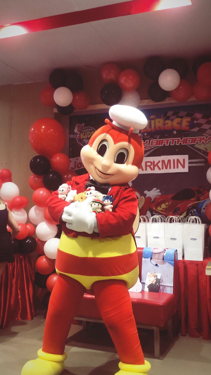 markminpeachy's tweet photo. jollibee andami mo namang baby!!! 

#IntoTheMarkMinVerse 🤍❤️ https://t.co/RZmR9JmX6O