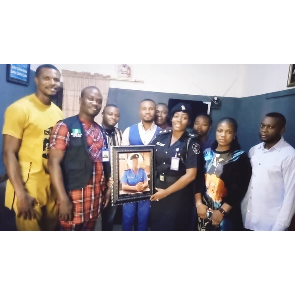 Infolad_cj007's tweet photo. Courtesy visit to Abia State PPRO for a better Abia. https://t.co/Q9HVkSL4QM