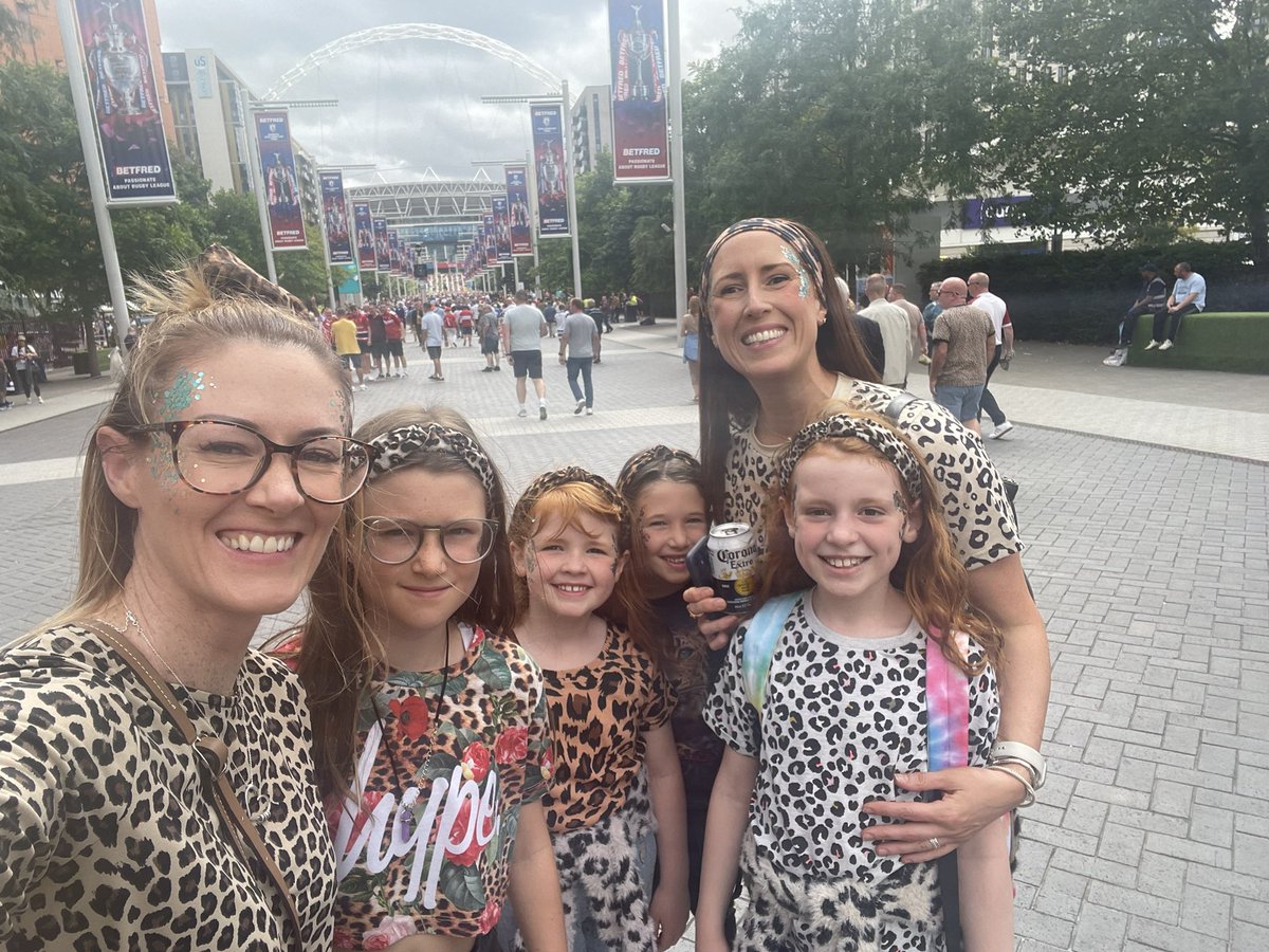 natshark's tweet photo. What a day!  My first time to Wembley and what an experience and what a win!! Bloody amazing ! 
@leighjournal @LeighLeopardsRL https://t.co/Le5lrIVLXi