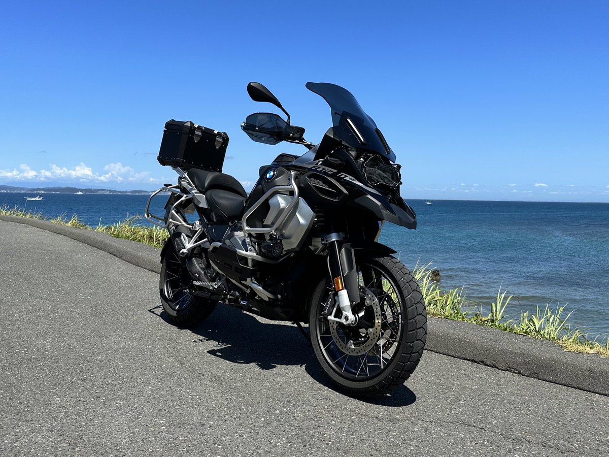 キャンプ・旅用にS1000RR→R1250GS Adventureに入れ換えたので。

性別：男
年齢：ちょいワルオヤジ世代😎
住み：東京
愛車：CB750F/HarleyDavidson/R1250GSAdventure
一言：基本ボッチツーリング野郎です。よろしくお願いします🙇
#バイク乗りとして軽く自己紹介 
#バイク乗りとして自己紹介