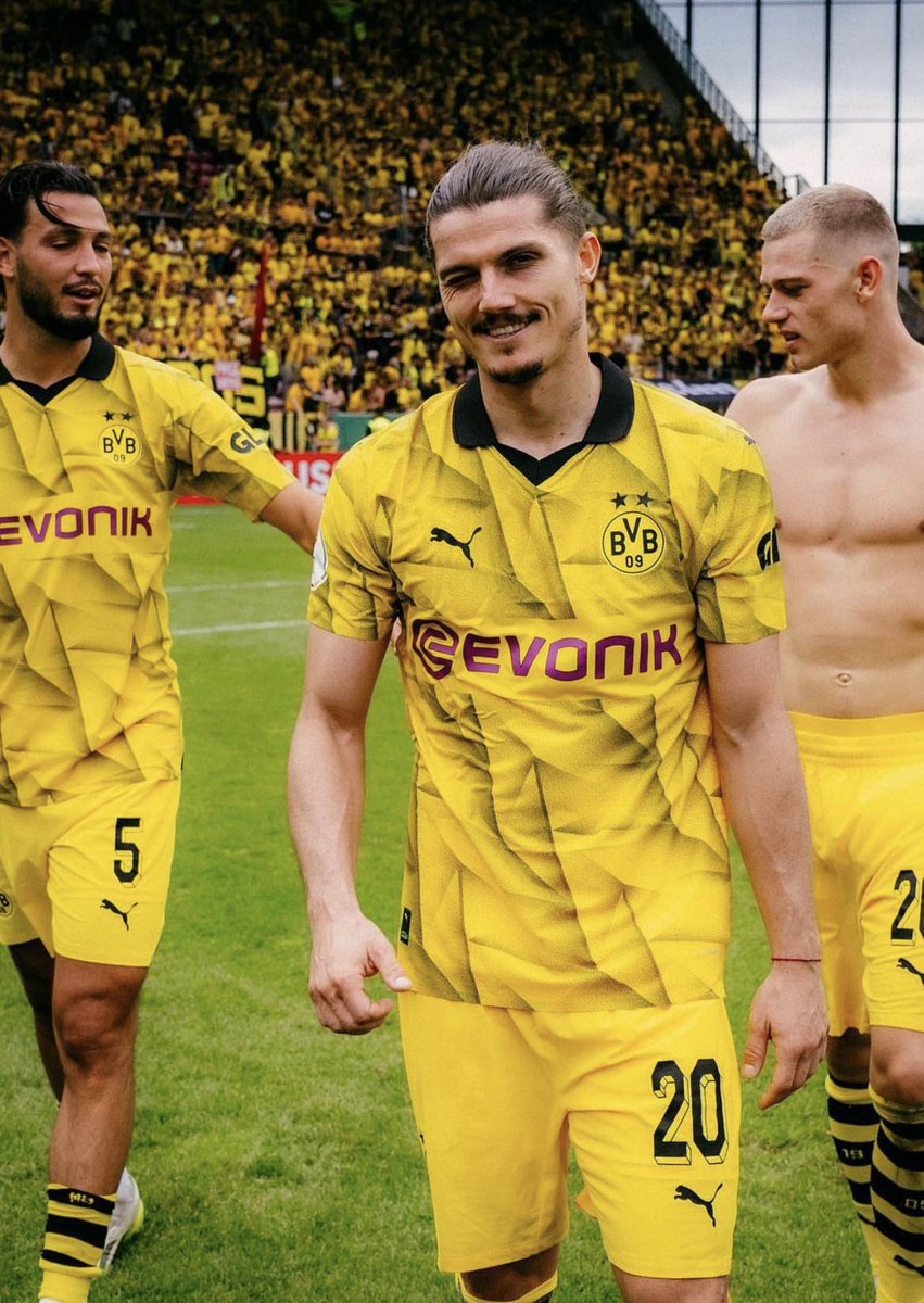 BorussiaPassion's tweet photo. Fantastic images of yesterday's season debut over Schott Mainz. 

On to the next round boys 💪

#TSVBVB https://t.co/YQoBAmQWRl