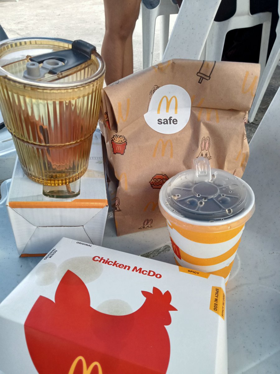 Happy 6th anniversary McDonald's Sta Clara 

#MaineMendoza