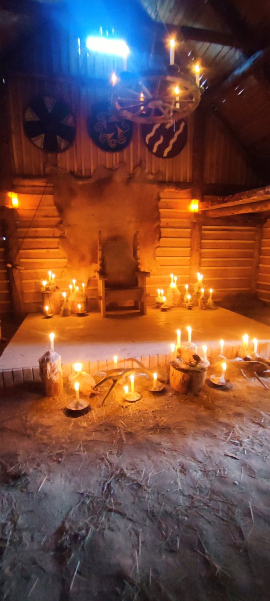 Сбежали в отпуск, а оттуда в деревню викингов Кауп. Продумано мероприятие гораздо лучше, чем я встречала  у нас.
Антуражно, много интерактива, убегались.