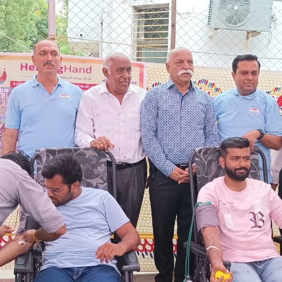 TarunBarotOffi1's tweet photo. પાલડી ખાતે હેલ્પીગહેન્ડ સંસ્થા દ્રારા થેલેસેમીયા ગ્રસ્ત બાળકો માટે ૧૧મા રકતદાન શિબિરનુ આયોજન કર​વામા આવેલ જેમા હાજર રહી રકતદાતામા ઉત્સાહ વધાર્યો.🙏 https://t.co/GO0S7ynSKm
