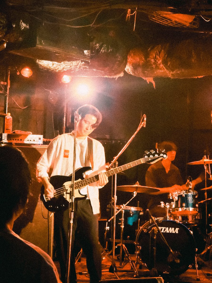 suguruguruguruX's tweet photo. 大学のサークルの同期のライブ観た https://t.co/S5FwrOU07J