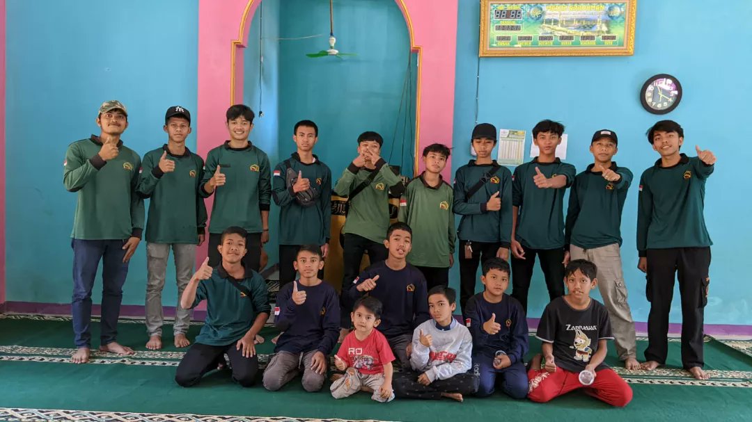 PERMABI_'s tweet photo. #Update_Khidmat PERMABI
Minggu, 13 Agustus 2023

Kegiatan Khidmat PERMABI, bersih-bersih Masjid Ar-Rahman, Kp. Cilebak RT 02 RW 06 Desa Mekarraya, Kec. Kersamanah, Kab. Garut-Jawa Barat.

#khidmatkepadamasyarakat
#gotongroyong
#bersihbersihmasjid

https://t.co/aIvblJFxHL https://t.co/0g6VmFzaGn