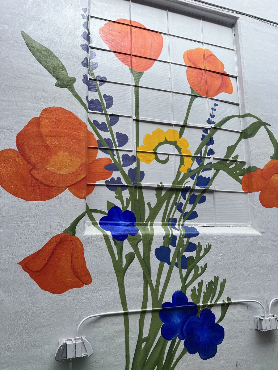 #umbrellaAlleySF Breathtaking art! Such fun.