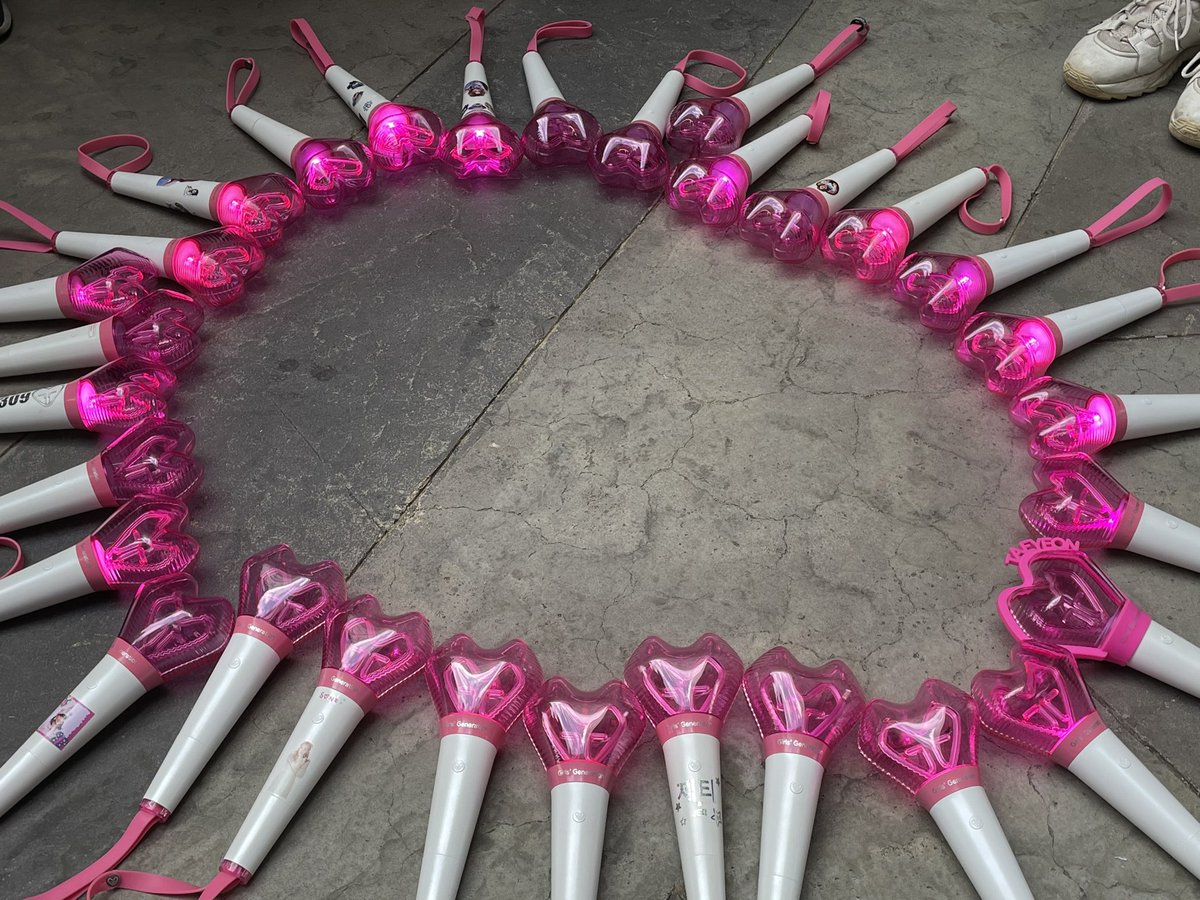 ขอบคุณที่มาถ่ายด้วยกันค่า🥹💕 #TAEYEON_TheODDOfLOVE_in_BKK