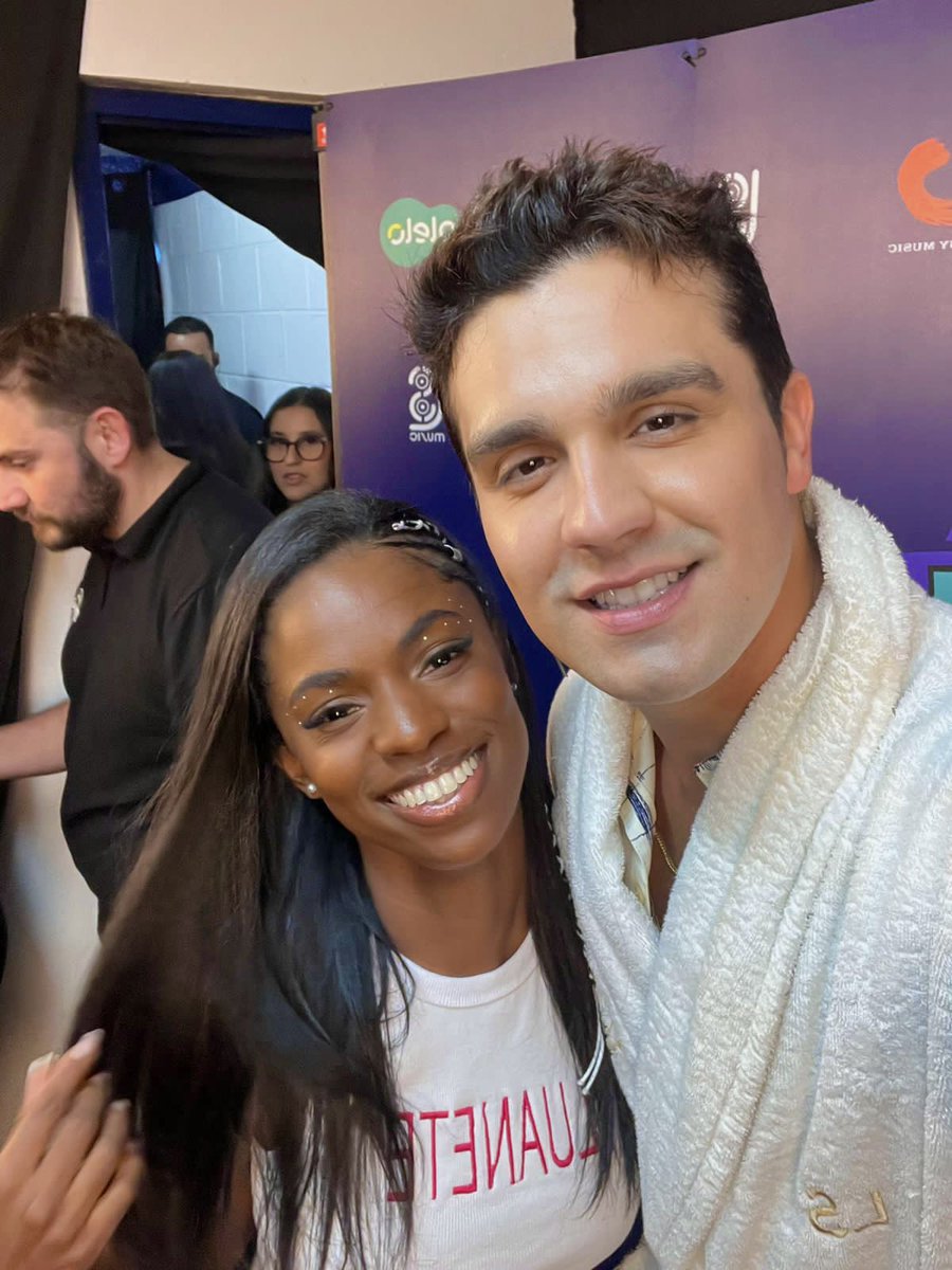 lrvesgo's tweet image. EU PRECISO DIZER ALGUMA COISA???????????????? EU ABRACEI EU ESMAGUEI ELE BEM FORTE LUAN TE AMO COMO MINHA VIDA OBRIGADA 😭😭😭😭😍😍😍😍