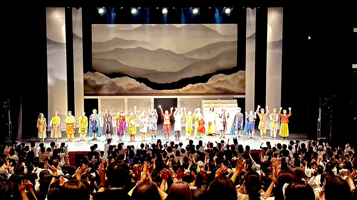 MoribitoStage's tweet photo. 🎉音楽劇『#精霊の守り人』🎉
枚方公演、無事終了いたしました🌸

そして、#明日海りお さんがこの公演にて、バルサ大千穐楽となりました🎊

本当に美しくて、強くて、心が澄んでいて可愛らしい、誰もが憧れるバルサでした⚔️✨

これからの旅公演も、全国津々浦々、バルサは私達の守り人です☀️🌈 https://t.co/JqwCQ5lNGm