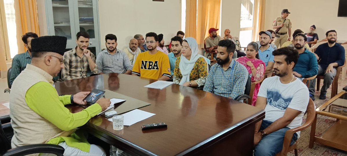 GulamAliKhatana's tweet photo. People have lots of hopes from PM @narendramodi ji led govt.
Delegations come with various problems &amp; we try to resolve them. Bureaucracy must be people friendly, reachable &amp; troubleshooters not vice-versa. https://t.co/rBl7i9jvSg