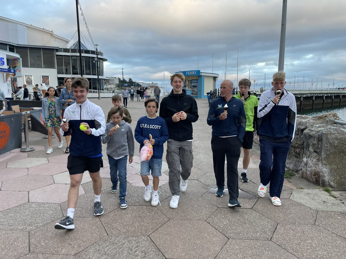 What a brilliant week at the Torbay Open! A great bunch to take away-so much fun on &amp; off the court. Well done all, incl Tobi for winning the U14’s singles, dubs with Finlay, and m/dubs with Daisy 🤩👏Also Ashley for winning the U16 dubs with Halbie and R/up in U18’s singles 🏆🙌