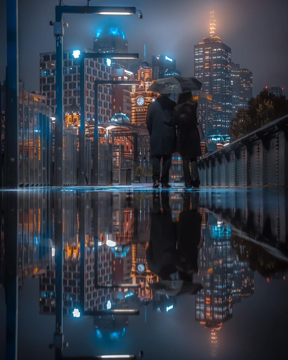 Melbourne_vic1's tweet photo. Melbourne in the rain 🌧️
#Melbourne #Australia https://t.co/9dKTzUl84k