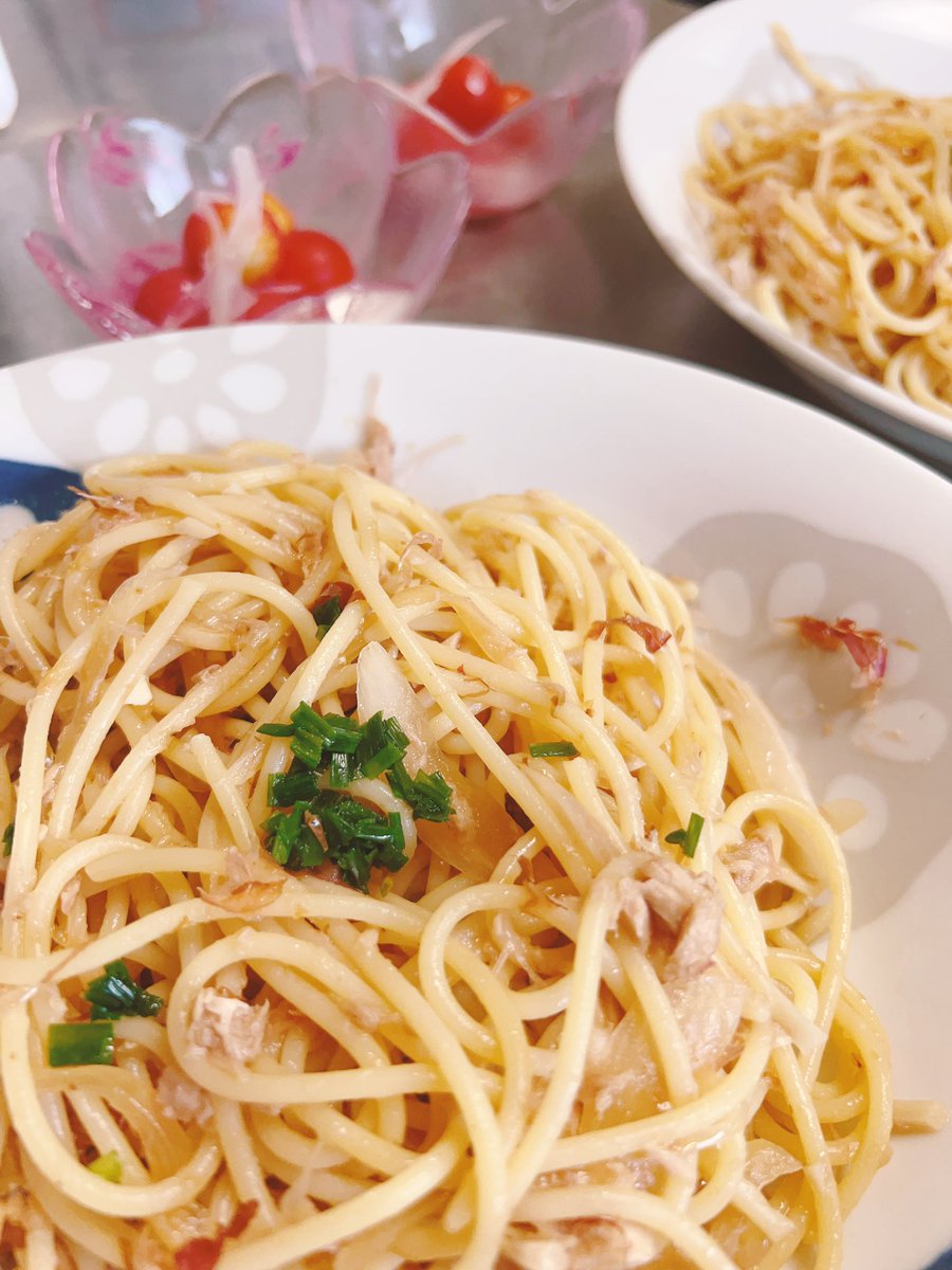 ikuko1107's tweet photo. シーチキンの和風パスタとトマトの水キムチ
楽ちん夕ごはん
#おうちごはん #シーチキンの和風パスタ #トマトの水キムチ #料理記録 https://t.co/vmCoHDk62P