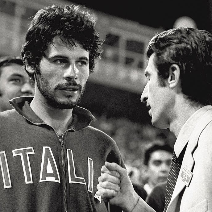 Coninews's tweet photo. Oggi compie 80 anni uno dei più grandi triplisti italiani. 🎂💙
Medaglia di bronzo ai Giochi Olimpici di Città del #Messico1968, buon compleanno a Giuseppe Gentile! 🎈
#4settembre #HappyBday @atleticaitalia https://t.co/Q7tMYJx2zs