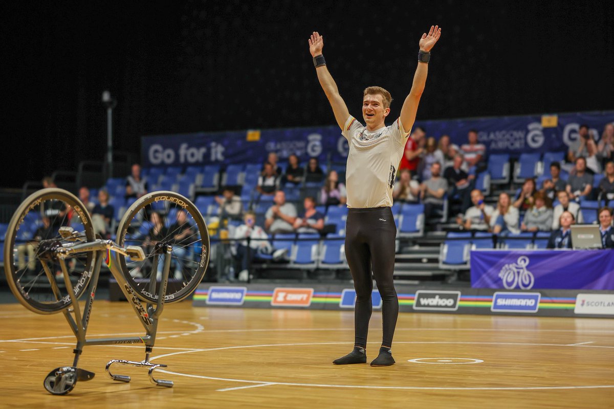 Quand t’as réussi à réparer tout seul ta crevaison sur le bord de la route