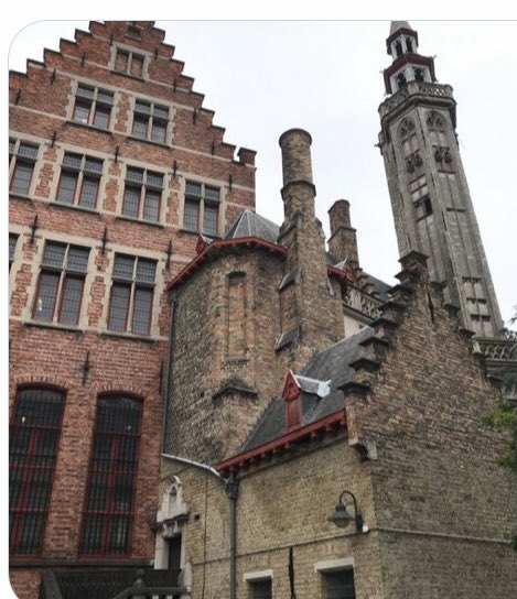GeorgiaVercruys's tweet photo. Enjoy your Sunday #Xpeople 😉 #Poortersloge #Bruges https://t.co/Kx5V6nKzSg