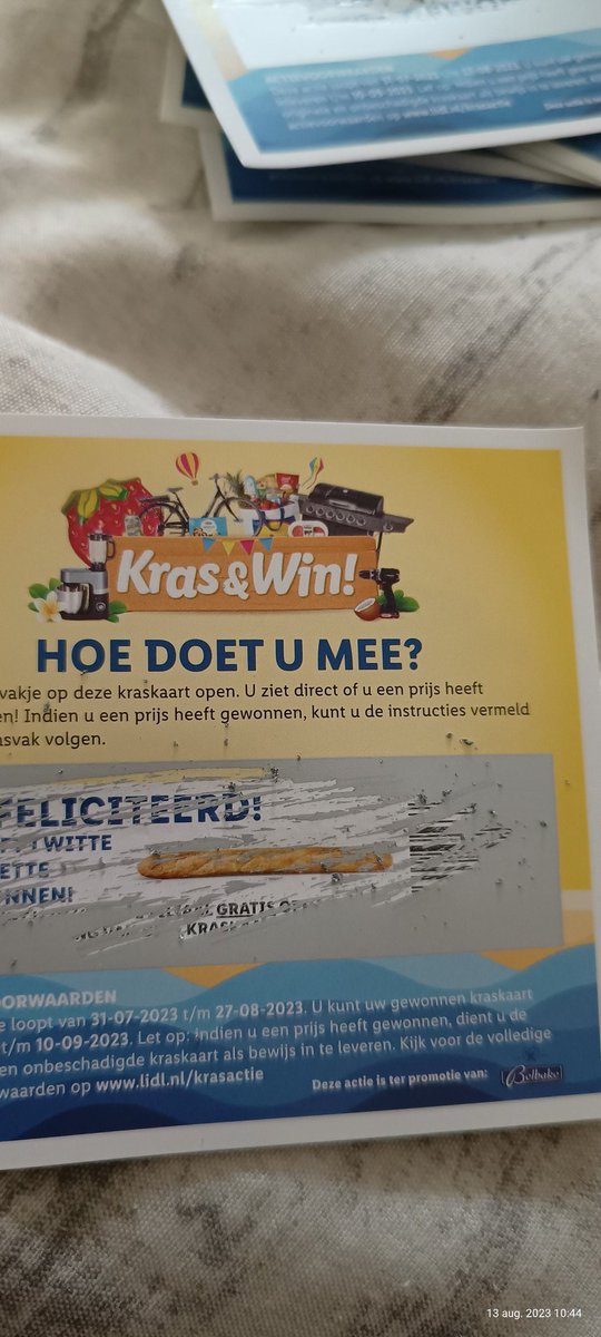 Yes een heel wit stokbrood gewonnen bij de #lidl van de 6 krasloten de rest allemaal helaas. Moet me een heel gelukkig mens voelen.🙄