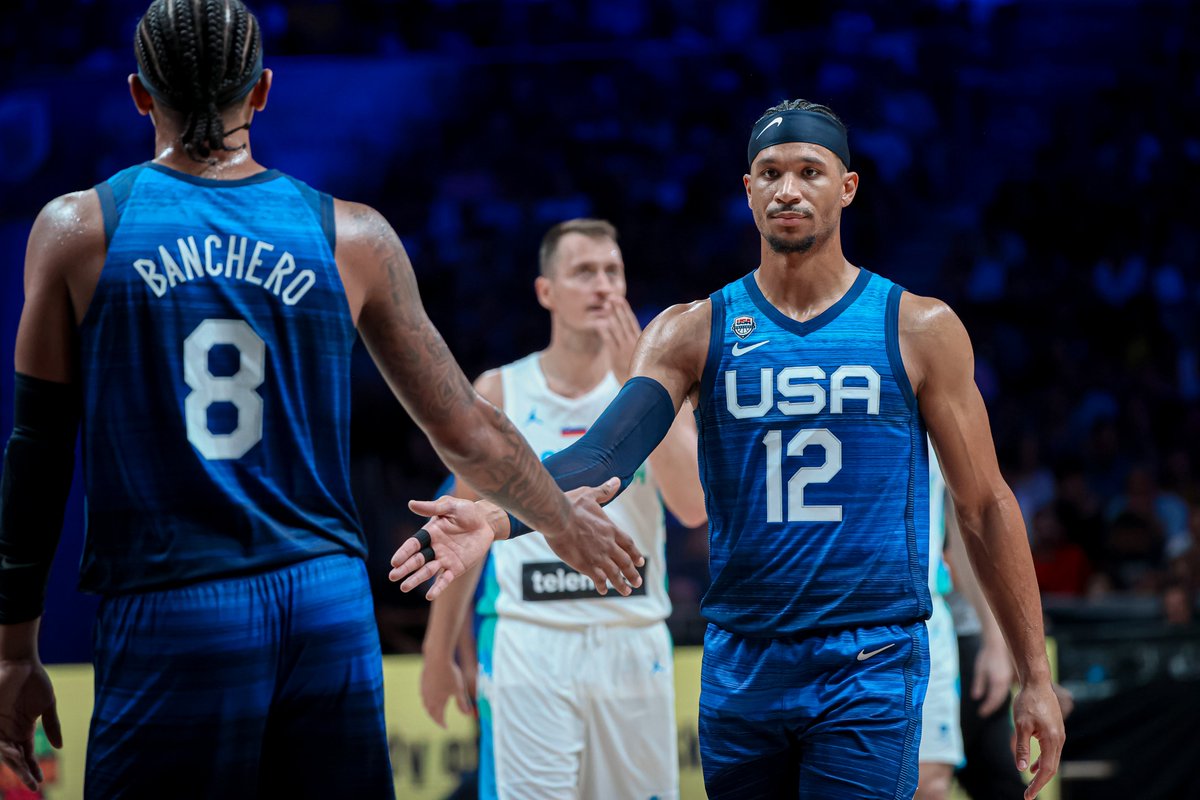 usabasketball's tweet photo. Congrats on your official 🇺🇸 #USABMNT debut, No. 12 @joshhart! https://t.co/qeehERF5lz