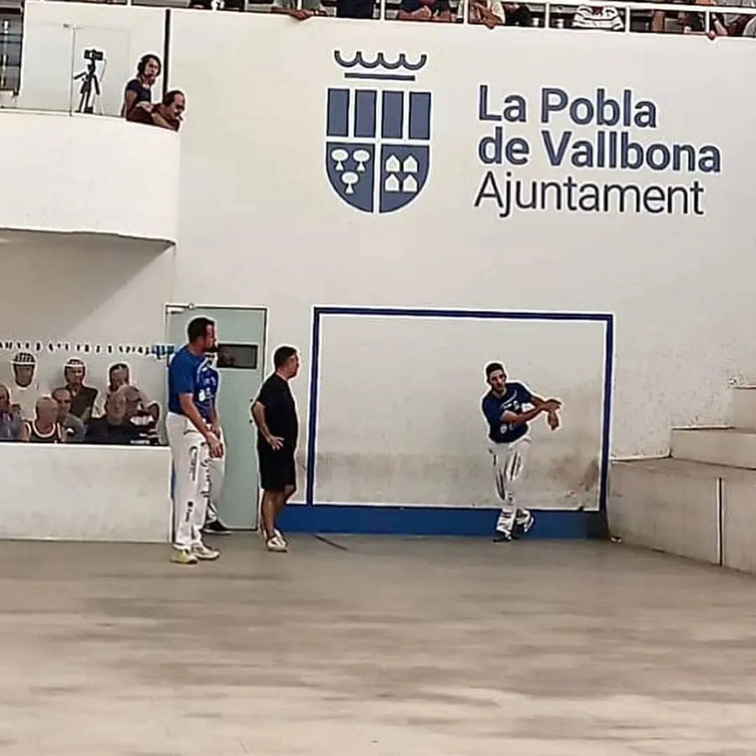 PSPV-PSOE la Pobla de Vallbona (@pspv_pvallbona) on Twitter photo 🌹V TROFEU DE LA POBLA DE VALLBONA D'ESCALA I CORDA
Ahir vam presenciar una magnífica semifinal del V Trofeu d'escala i corda al trinquet Miguel Canya I. 👌🏿👇🏿
m.facebook.com/story.php?stor…
#LPV #lapobladevallbona #escalaicorda #viurelapobla #PortaveuSocialista <a href="/Noemi61038044/">Noemi Morales Nula</a> 🌹V TROFEU DE LA POBLA DE VALLBONA D'ESCALA I CORDA
Ahir vam presenciar una magnífica semifinal del V Trofeu d'escala i corda al trinquet Miguel Canya I. 👌🏿👇🏿
m.facebook.com/story.php?stor…
#LPV #lapobladevallbona #escalaicorda #viurelapobla #PortaveuSocialista <a href="/Noemi61038044/">Noemi Morales Nula</a>