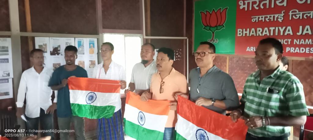 ZingnuChau's tweet photo. Our Tiranga has always been a source of inspiration 4 us. It makes us proud &amp; shows how important it is 2 keep country 1st. 
To mark #AzadiKaAmritMahotsav launched #HarGarhTiranga-cum-#BoothLevelCommittee Meeting at BJP Namsai Office join in by Party Karyakartas.
#OurFlagOurPride https://t.co/RtHBnMySV9