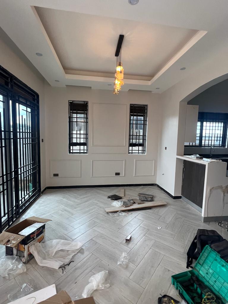 shukranproperty's tweet photo. Brand new classic house for sale in kira Mulawa has #4bedrooms #4bathrooms 1 boys quarter sited on #14DECIMALS selling #460m .. Call 0706592177 https://t.co/XnMPupubPc