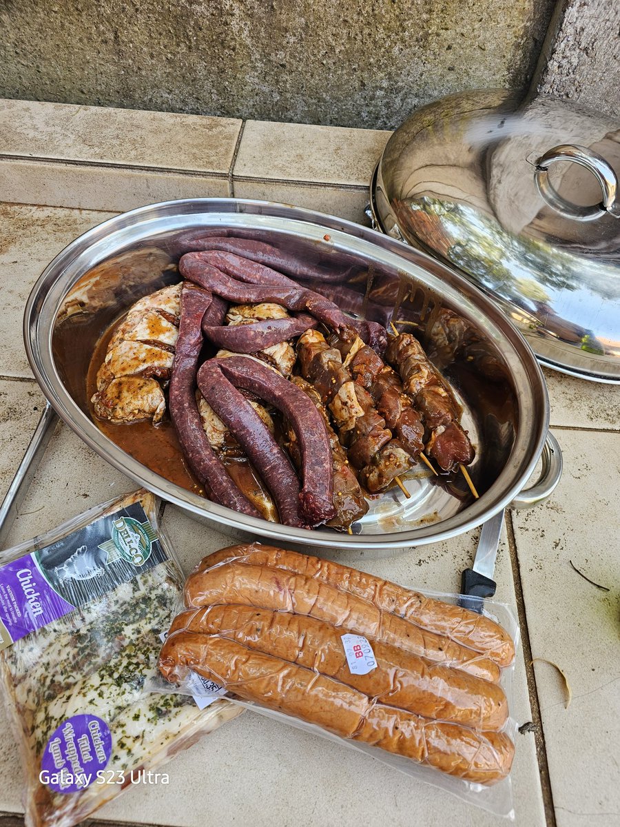 cornedupreez1's tweet photo. Ek moet vir ń slag braai,as ek in #Bloemfontein is!🤪 #cheers🍺 #LayedBackSunday https://t.co/SIMA4sb1Ko