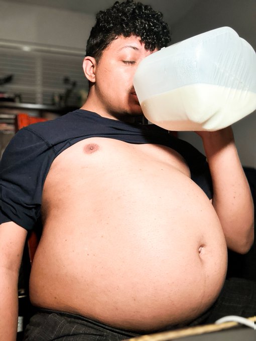 Watch Belly Hadid's leaked NSFW photo on TwXstars