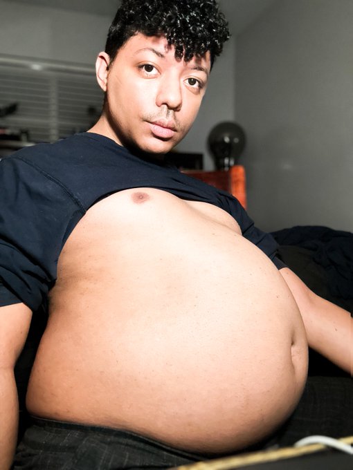 Watch Belly Hadid's leaked NSFW photo on TwXstars