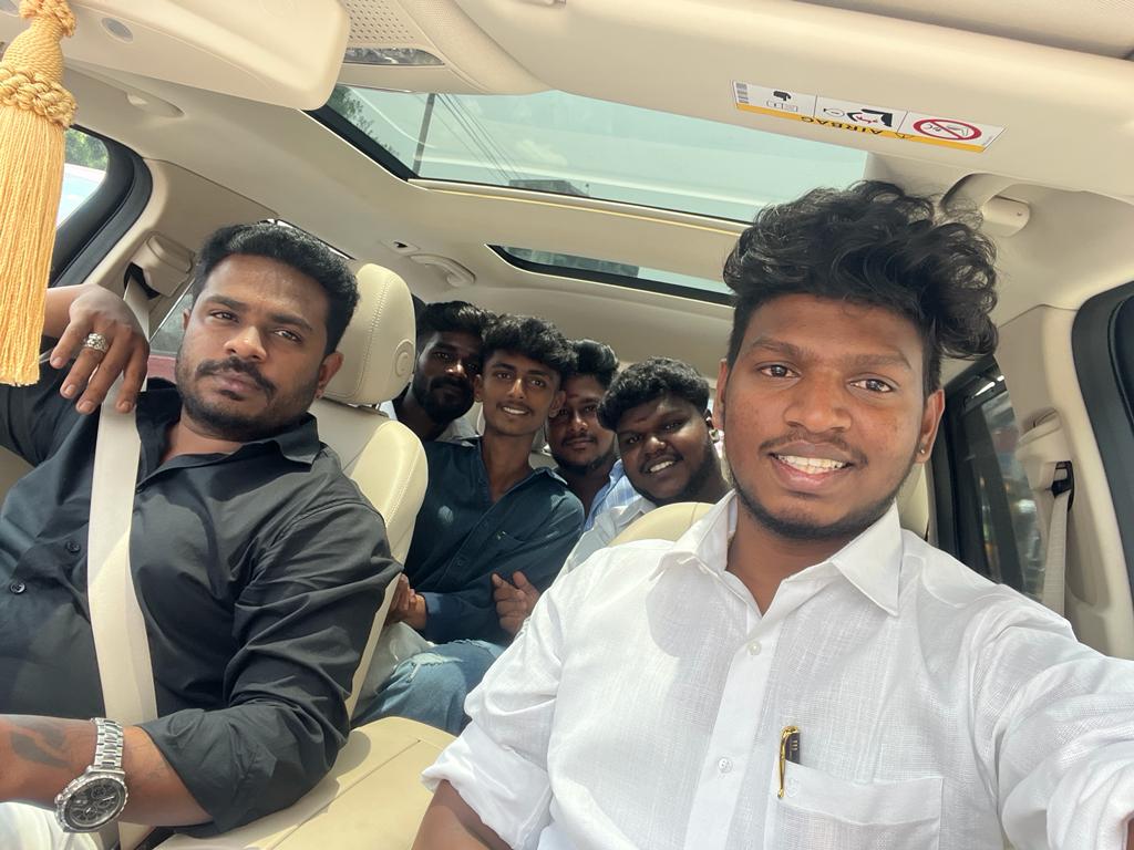 madurai_thinesh's tweet photo. கடவுள் தரிசனம் 🙏❤️ @Suriya_offl

சூர்யா நற்பணி இயக்க பாராட்டு விழா ! 

மதுரை மாவட்டம் சூர்யா நற்பணி இயக்கம் ❤️

@Suriya_offl @rajsekarpandian

#kanguva #Chennai #Suriya https://t.co/Yz1NC5WSDv