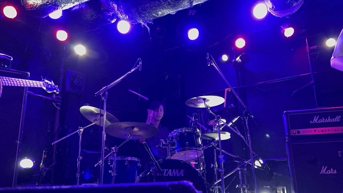 tsukamon_1017's tweet photo. やっぱスリーピースバンドは最高だね。 https://t.co/WKZwxg7fWe